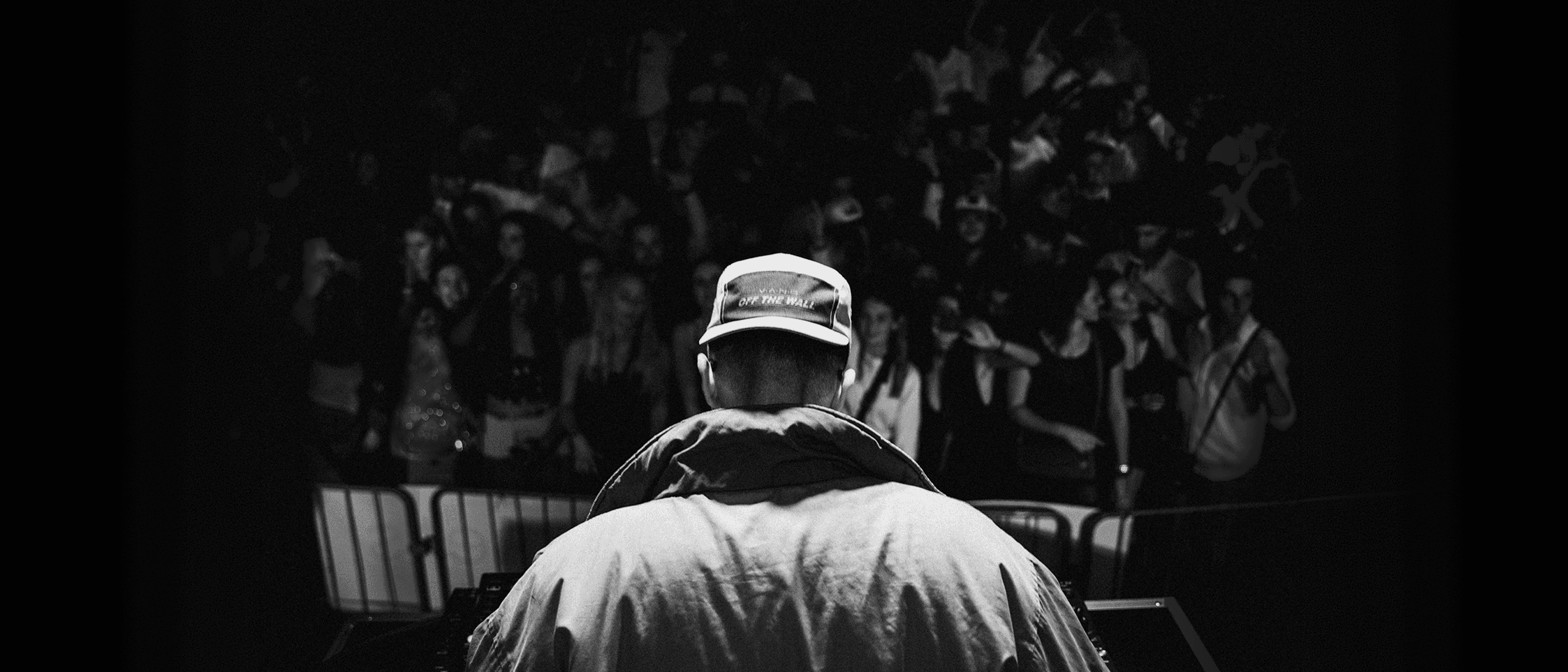 Silverlining DJ playing to a packed crowd